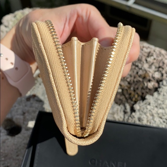 💯 Authentic Chanel Zippy Card Case - Picture 5 of 7